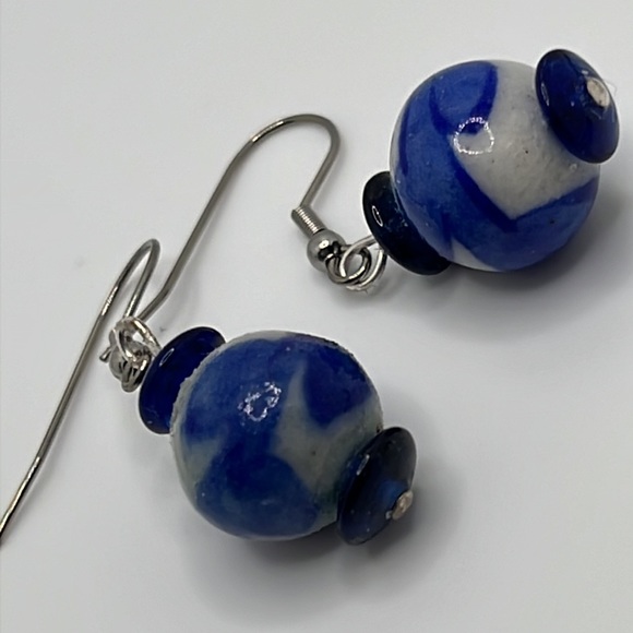 Blue & White Glass Earrings. - Picture 3 of 3